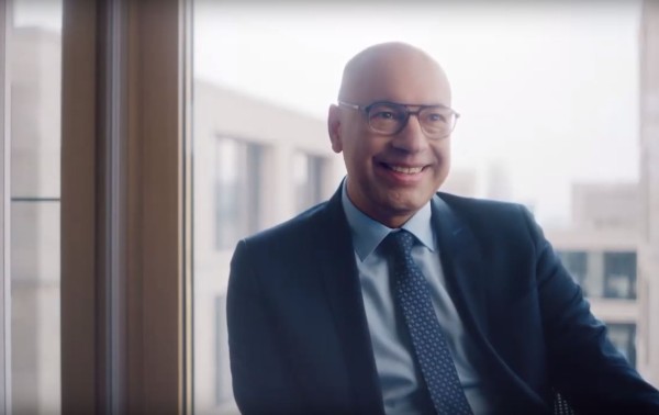 Führungskraft der W&W Asset Management gibt ein Interview